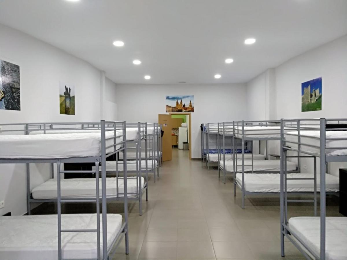 Albergue Barullo - Cubiculos - Literas - Habitaciones Sarria Exterior foto